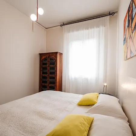 Casa Fuori Casa - 200 Mt Dal Casello Autostradale, Parcheggio Gratuito, Garage Moto