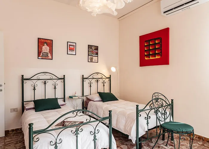 Casa Fuori Casa - 200 Mt Dal Casello Autostradale, Parcheggio Gratuito, Garage Moto Alojamento de Acomodação e Pequeno-almoço