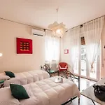 Casa Fuori Casa - 200 Mt Dal Casello Autostradale, Parcheggio Gratuito, Garage Moto Bed and Breakfast Σενιγκάλια