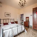 Casa Fuori Casa - 200 Mt Dal Casello Autostradale, Parcheggio Gratuito, Garage Moto Bed and Breakfast