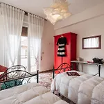 Casa Fuori Casa - 200 Mt Dal Casello Autostradale, Parcheggio Gratuito, Garage Moto 3*