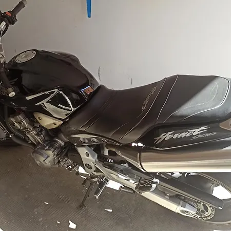 Casa Fuori Casa - Aria Condizionata, Parcheggio Auto, Garage Moto Nocleg ze śniadaniem *