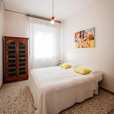 Bed & Breakfast Casa Fuori Casa - 200 Mt Dal Casello Autostradale, Parcheggio Gratuito, Garage Moto Senigallia