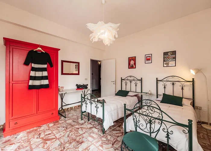 Casa Fuori Casa - 200 Mt Dal Casello Autostradale, Parcheggio Gratuito, Garage Moto 3*