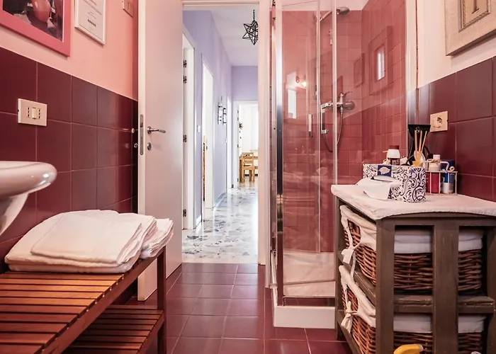 Casa Fuori Casa - 200 Mt Dal Casello Autostradale, Parcheggio Gratuito, Garage Moto B&B 3*