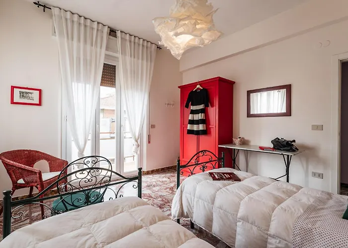 Casa Fuori Casa - 200 Mt Dal Casello Autostradale, Parcheggio Gratuito, Garage Moto 3*